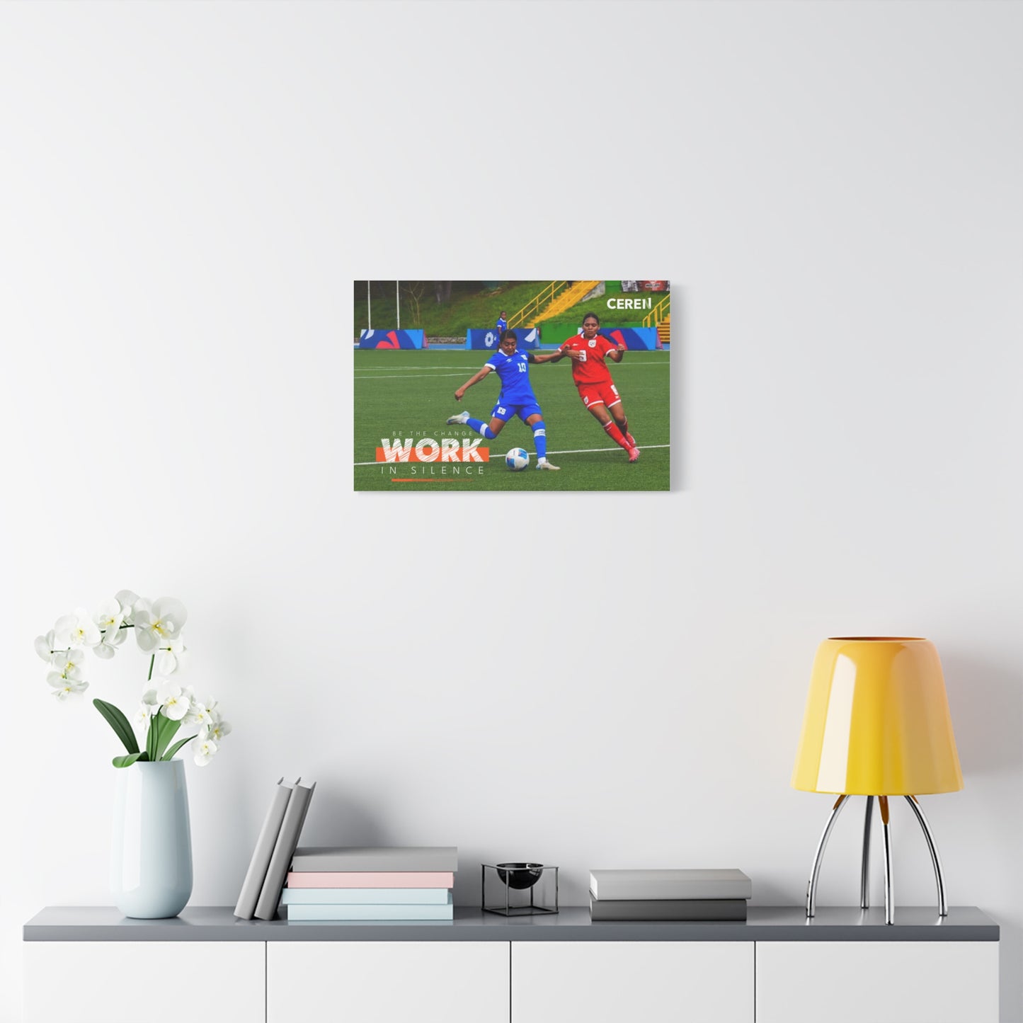 Trabaja en silencio - Soccer Action Canvas Wall Art