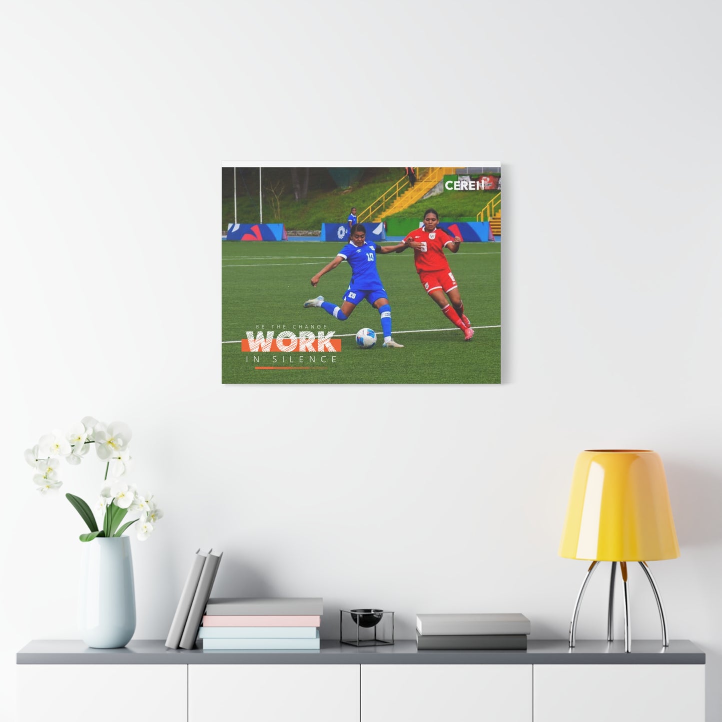 Trabaja en silencio - Soccer Action Canvas Wall Art